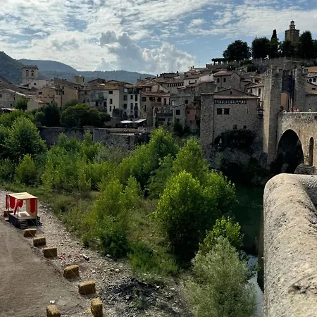 Pont Vell Apartmán Besalú